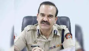 पूर्व पुलिस कमिश्नर परमबीर सिंह ने रिटायरमेंट के पहले अपने निलंबन को दी चुनौती, केंद्रीय गृह मंत्रालय का किया रुख…