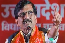 बागी विधायकों के खिलाफ संजय राउत का विवादित बयान,  जो लोग वहां हैं, उनके शव यहां आएंगे…