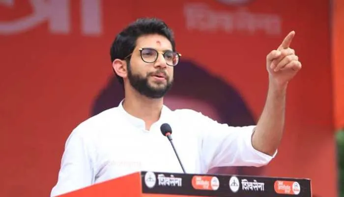 शिवसेना विधायक आदित्य ठाकरे का शिंदे गुट पर निशाना...जिन पर भरोसा किया, उन्होंने ही पीठ में छुरा घोंपा
