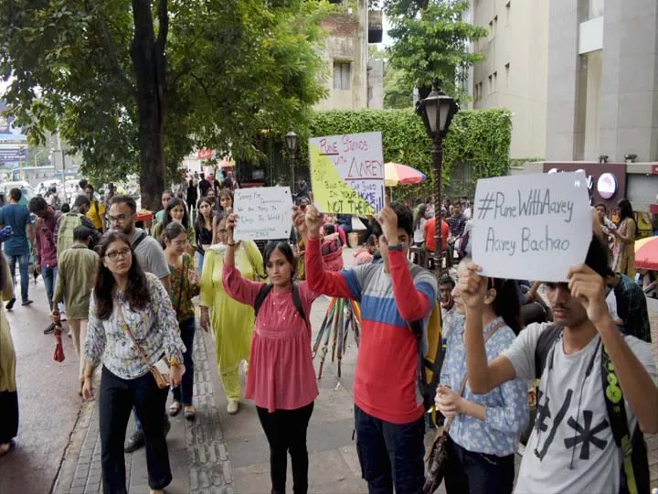 save aarey save mumbai के नारे के साथ मुंबई की सड़कों पर उतरे लोग...