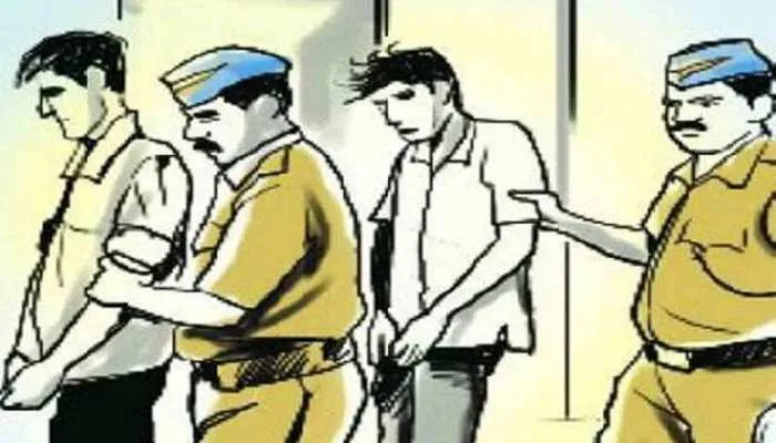 मानखुर्द के महाराष्ट्र नगर में चोरी के करीब 500 मोबाइल फोन , एक लैपटॉप, 9.5 किलो गांजा जब्त, दो गिरफ्तार