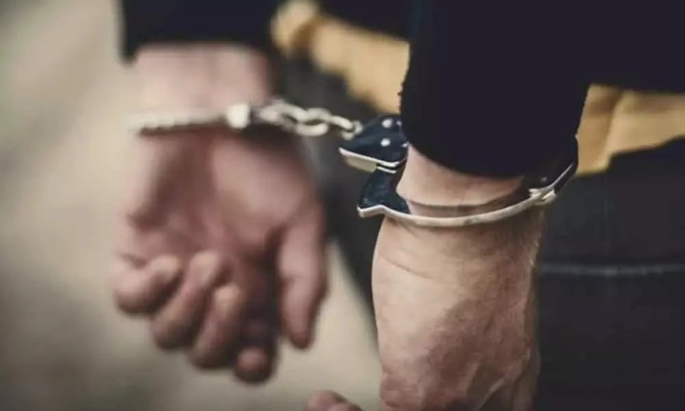 सरकार के राजस्व को करोड़ों का चूना : फर्जी चालान के आरोप में 2 गिरफ्तार...