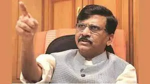…बागियों को शिवसेना छोड़ने का कारण बताना चाहिए- शिवसेना सांसद संजय राउत
