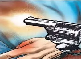धारावी पुलिस स्टेशन के अंतर्गत एक तड़ीपार अपराधी ने खुद को गोली मारकर अपने साले को फंसाने का किया प्रयास…