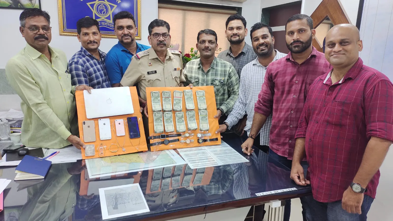 मुंबई में प्रेमी ने की प्रेमिका के घर चोरी, ओशिवारा पुलिस ने तीन लोगों को किया गिरफ्तार