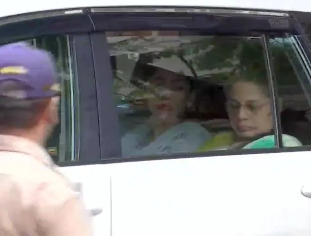 शिवसेना सांसद संजय राउत की पत्नी वर्षा राउत पात्रा चाल मनी लॉन्ड्रिंग के मामले में ED के सामने पेश हुईं