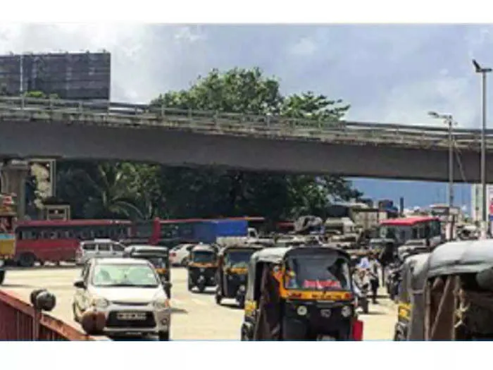 कलवा के तीसरे पुल को शुरू करने की जरूरत...ट्रैफिक समस्या से ठाणेकर परेशान