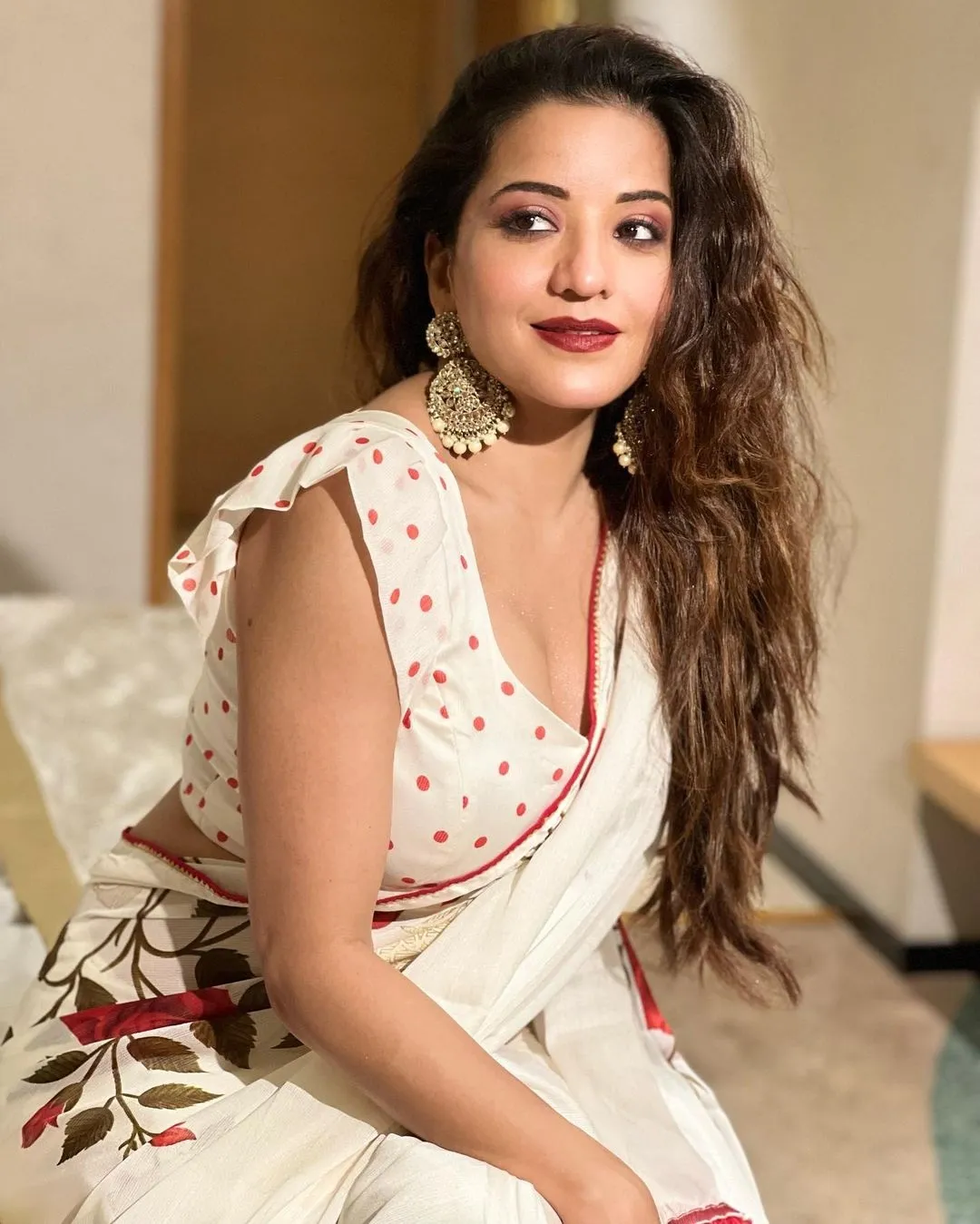 जब रातों रात लाइमलाइट में आ गई थी मोनालिसा...