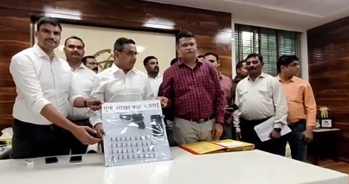 दोस्त की हत्या कर मृत दोस्त के एटीएम से निकले 1500 रुपए, आरोपी बंदूक के साथ  गिरफ्तार...