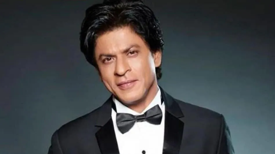 जन्मदिन से पहले मुंबई की सड़कों से टो हुई किंग खान की लग्जुरियस कार...