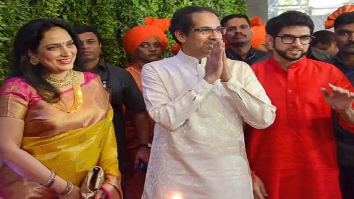 महाराष्ट्र में सियासी उठापटक के बीच...आय से अधिक संपत्ति मामले में उद्धव ठाकरे परिवार की बढ़ती मुश्किलें, आठ दिसंबर को अगली सुनवाई!