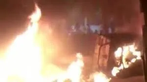 पनवेल में बदमाश के हौसले बुलंद...रात में चोरी छुपे आकर फूंक दी गाड़ियां