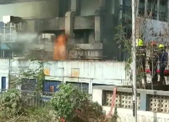 पालघर जिले में स्वास्थ्य सेवा क्षेत्र की कंपनी में लगी आग... दो कर्मचारी झुलसे