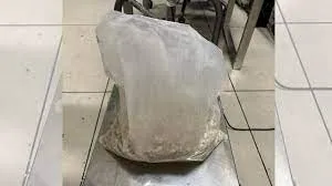 मुंबई इंटरनेशनल एयरपोर्ट पर करोड़ों की हेरोइन के साथ 30 वर्षीय महिला गिरफ्तार... जांबिया से देश में ला रही थी ड्रग्स