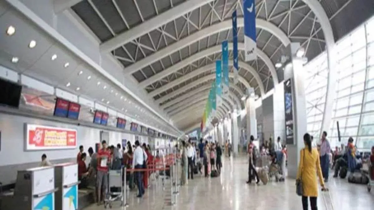 02_06_2023-bomb_on_mumbai_airport_23430258