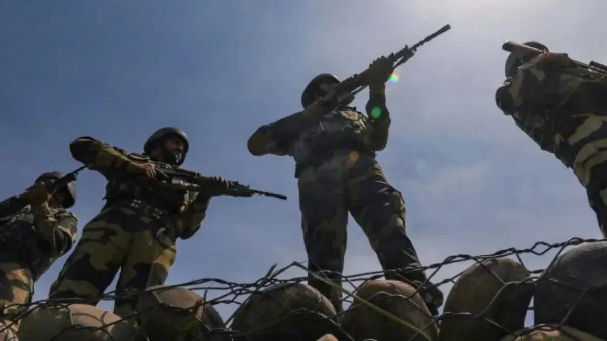  बंगाल में BSF जवानों पर बमबाजी और फायरिंग, जवाबी कार्रवाई में 6 पशु तस्कर घायल