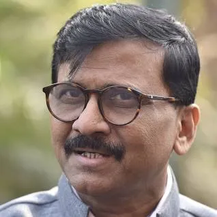 हेलो! बालासाहेब ठाकरे.. मैं आपका संजय राउत बोल रहा हूं...