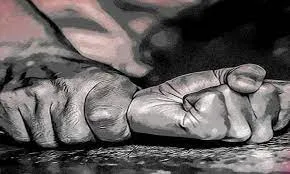 हैवानियत! पड़ोसी ने महिला के साथ किया कई बार दुष्कर्म, अश्लील तस्वीरें वायरल करने की दी धमकी