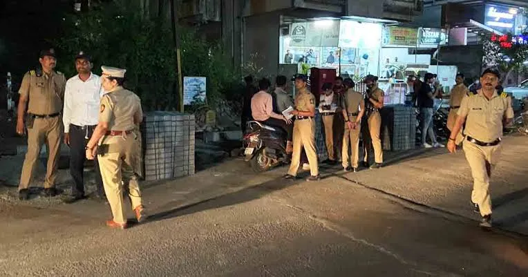 पिंपलनेर पुलिस ने पिंपलनेर-नवापुर रोड पर रात्रि गश्त के दौरान लाखों रुपये की शराब का जखीरा किया जब्त  