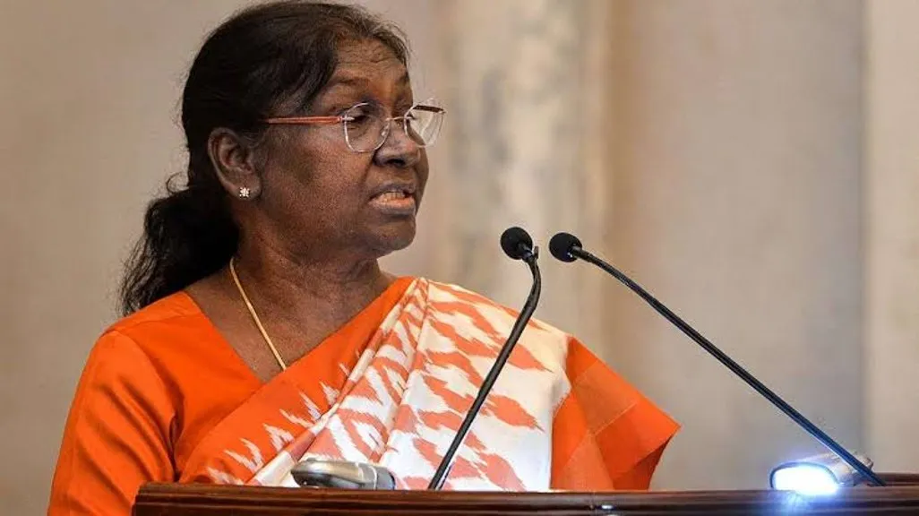 राष्ट्रपति द्रौपदी मुर्मू ने परिवार और समाज में मातृभाषा के इस्तेमाल की वकालत की