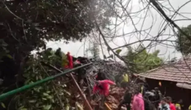  रायगढ़ के इरशालवाड़ी में पहाड़ी पर भूस्खलन से चार की मौत