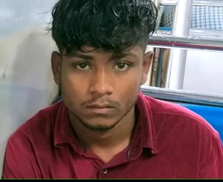 मुंबई लोकल ट्रेन में महिला से छेड़छाड़ के आरोप में व्यक्ति गिरफ्तार  