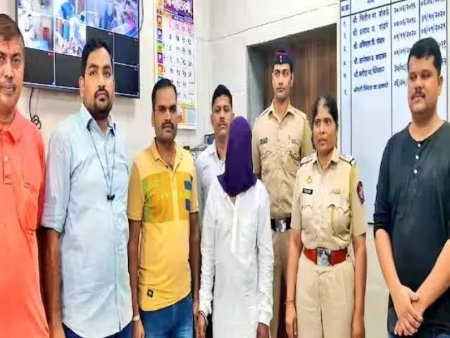 दादर स्टेशन पर छेड़छाड़ का विरोध करने वाली महिला को ट्रेन से धक्का दे दिया गया