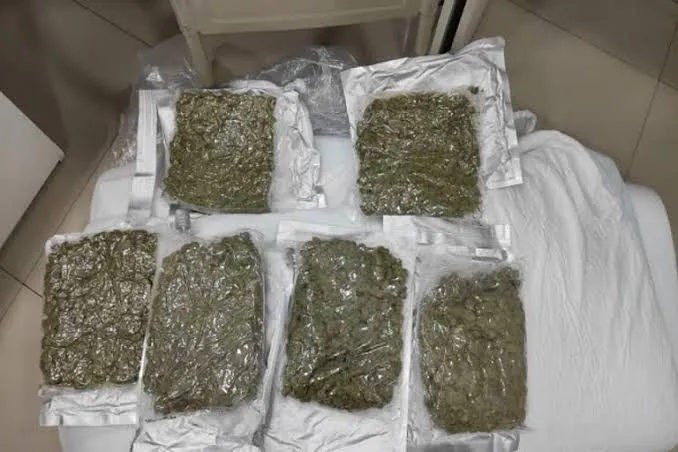 घाटकोपर के गाज़ी मस्जिद के पास 2 किलो गांजे के आरोपी गिरफ्तार