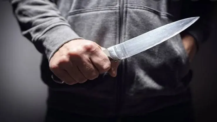  मुंबई में 500 रुपये के लिए एक व्यक्ति ने सहकर्मी की चाकू मारकर हत्या कर दी   