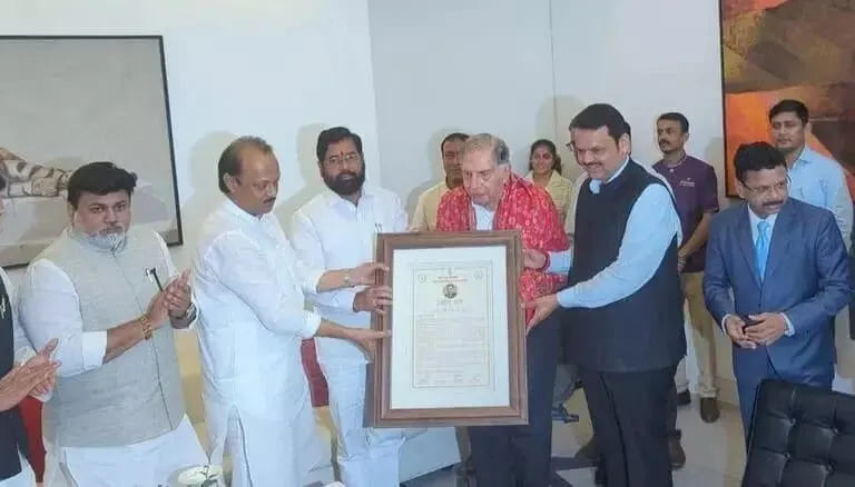 महाराष्ट्र में उद्योगपति रतन टाटा को 'उद्योग रत्न' पुरस्कार से सम्मानित किया गया