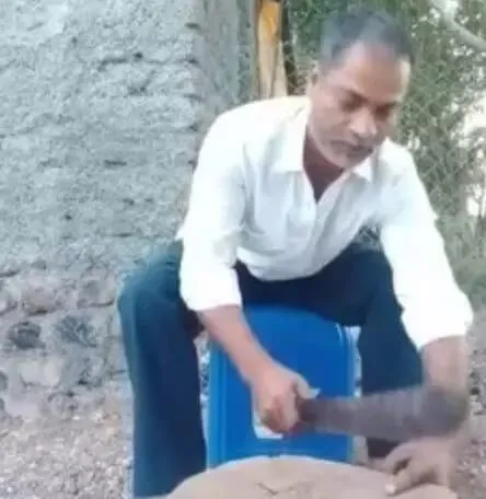 भाई और भाभी की आत्महत्या का मामला, न्याय नहीं मिलने पर शख्स ने काटी उंगली