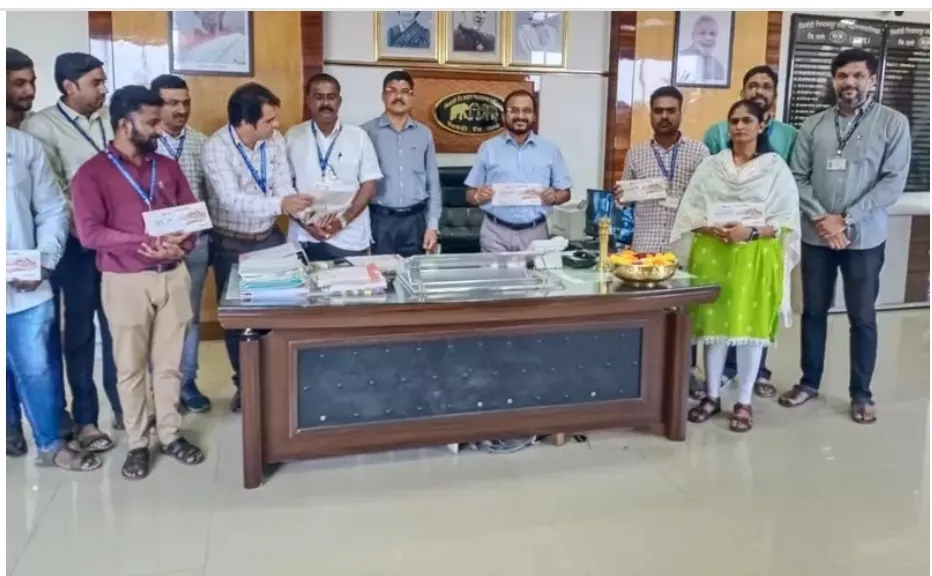 2005 के बाद नियुक्त मनपा कर्मचारियों को स्थायी सेवानिवृत्ति खाता संख्या किट का वितरण।।