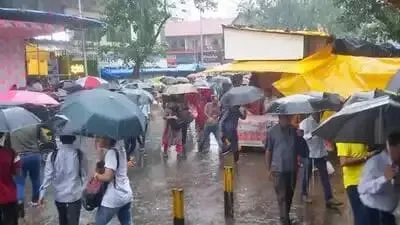 मुंबई में आईएमडी ने शुक्रवार के लिए किया येलो अलर्ट जारी