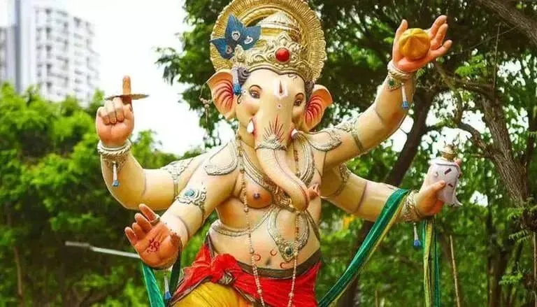 मुंबई के सबसे पुराने गणपति मंडल ने मनाया 131 साल का जश्न