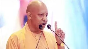 UP के मुख्‍यमंत्री योगी ने कहा... आधी आबादी को नजरअंदाज करके कोई भी समाज समर्थ और सशक्त नहीं हो सकता