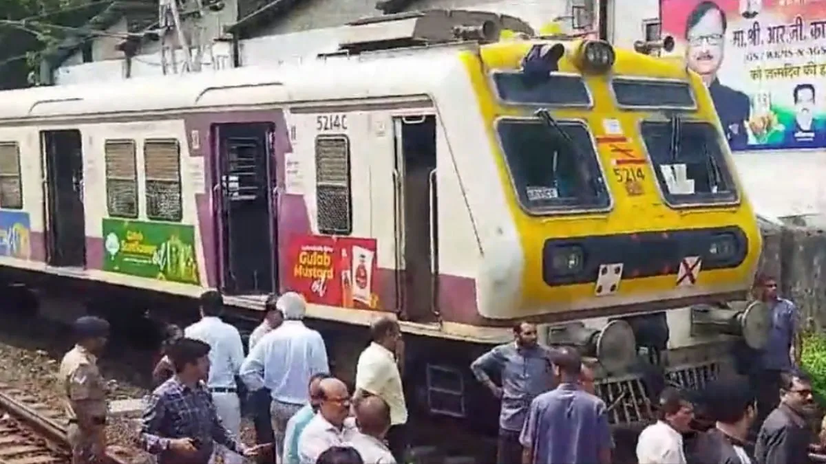 मुंबई सेंट्रल स्टेशन यार्ड में प्रवेश करते समय रेक पटरी से उतरने के बाद लोकल ट्रेन सेवाएं बाधित