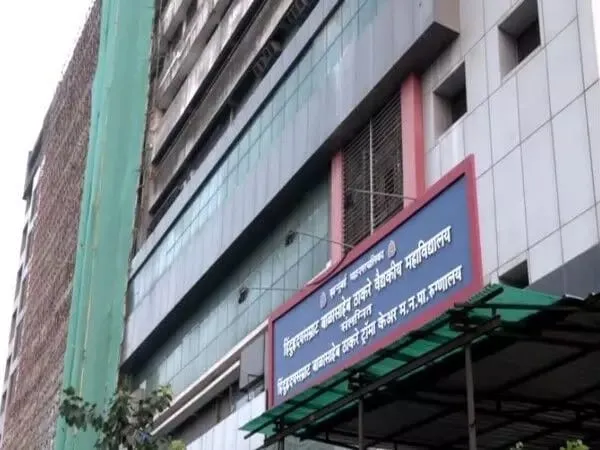 देवेंद्र फड़नवीस ने मुंबई इमारत में आग लगने से हुई मौतों पर शोक व्यक्त किया