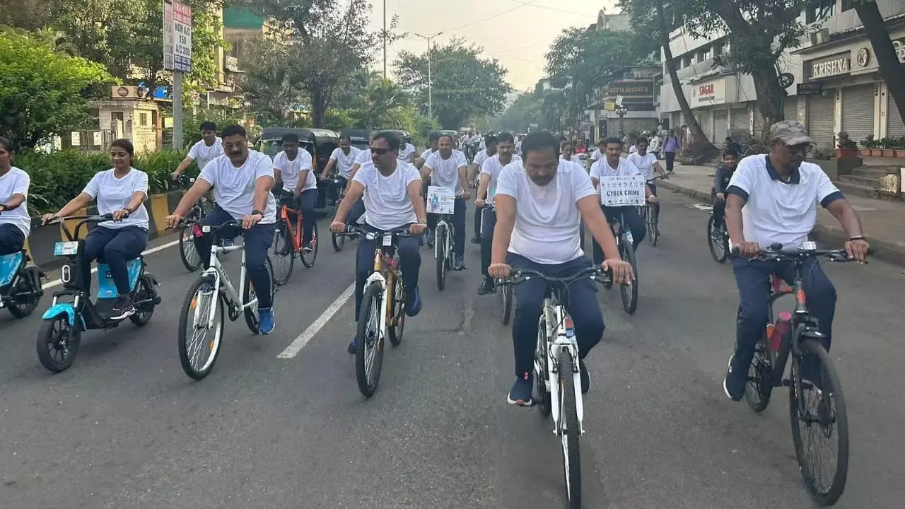 बेलापुर में साइबर धोखाधड़ी के खिलाफ नवी मुंबई पुलिस की साइकिल रैली