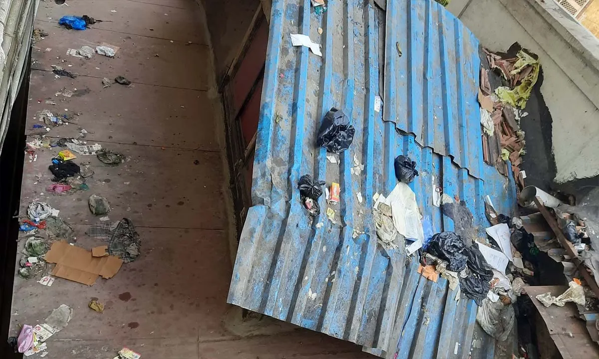 मुंबई का दूसरा सबसे पुराना शारे रासन सिनेगॉग अपशिष्ट उपद्रव से जूझ रहा