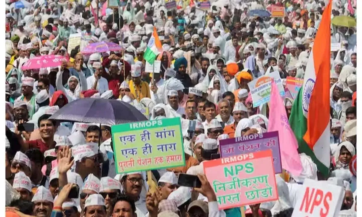 पुरानी पेंशन योजना की बहाली की मांग को लेकर सरकारी कर्मचारी 8 नवंबर को निकालेंगे ‘पारिवारिक मार्च’