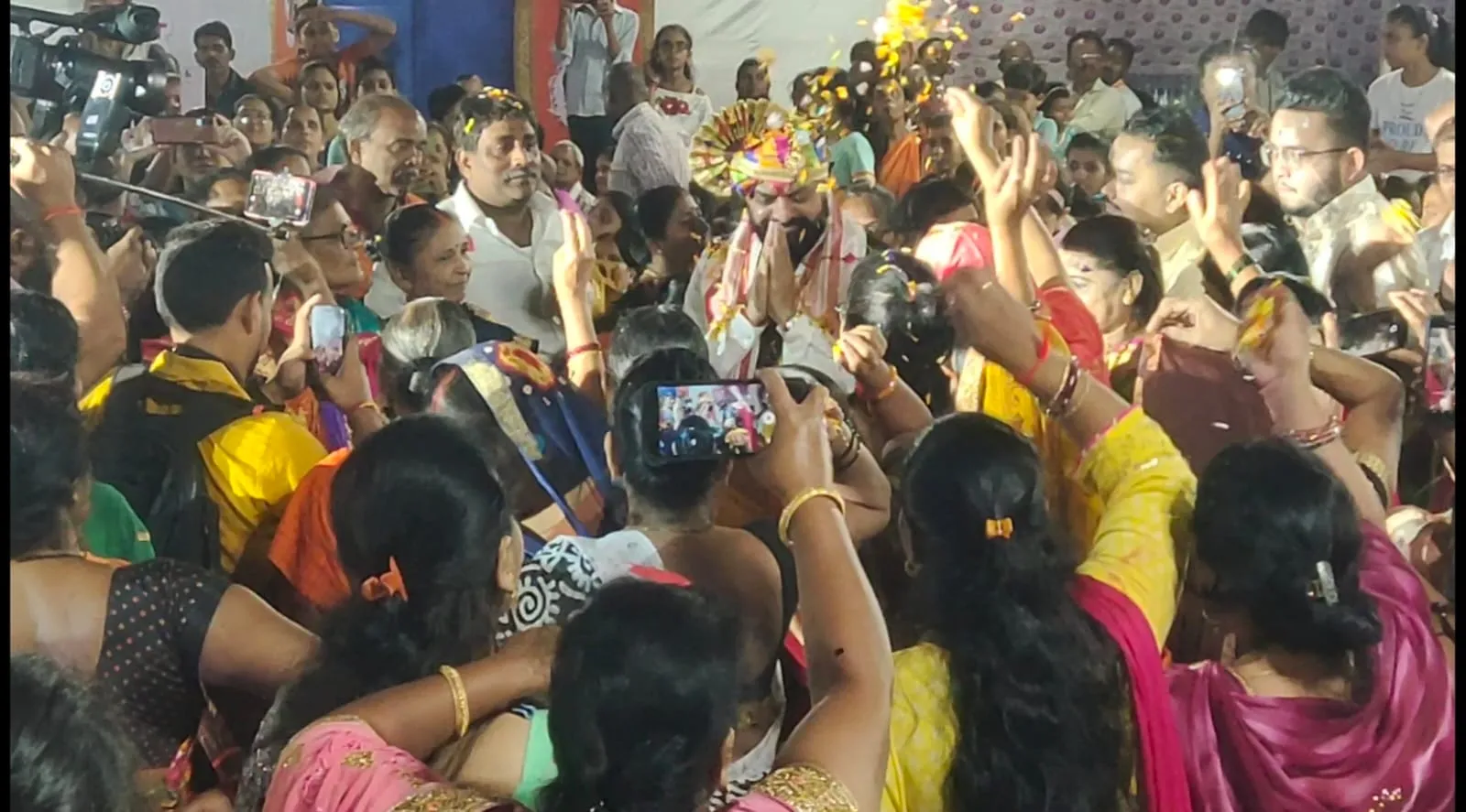 चंदीवाली विधायक दिलीप मामा लांडे के जन्म दिन के अवसर पर उमडा जन सैलाब 