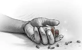 आर्थिक तंगी से परेशान होकर किसान ने जहर खाकर दे दी जान...  अब हो रही राजनीति