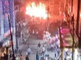 भिवंडी में धागे के गोदाम में लगी आग...