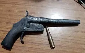 नालासोपारा पूर्व क्षेत्र में देशी कट्टा लेकर घूम रहा 24 वर्षीय शख्स गिरफ्तार... 