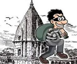 नवी मुंबई में मंदिर की दान पेटी और पादुका चोरी