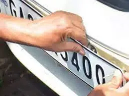 महाराष्ट्र हाई सिक्योरिटी रजिस्ट्रेशन प्लेट लगाने में पिछड़ा... 2 करोड़ पुराने वाहनों में नहीं आधुनिक नंबर प्लेट