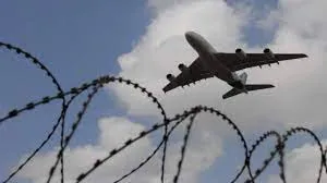 एयर मॉरीशस की फ्लाइट एमके 749 इंजन समस्या के कारण 5 घंटे से ज्यादा लेट... यात्रियों को परेशानी हो रही 