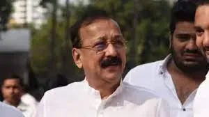 कांग्रेस को फिर बड़ा झटका... पूर्व मंत्री बाबा सिद्दीकी ने पार्टी से दिया इस्तीफा