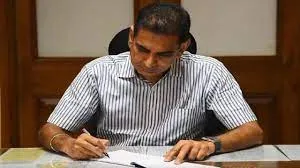 इकबाल सिंह चहल...  महाराष्ट्र सरकार चुनाव आयोग के साथ मुकाबला