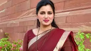 नवनीत राणा की उम्मीदवारी...  सीट-बंटवारे के मतभेद से महायुति में कलह